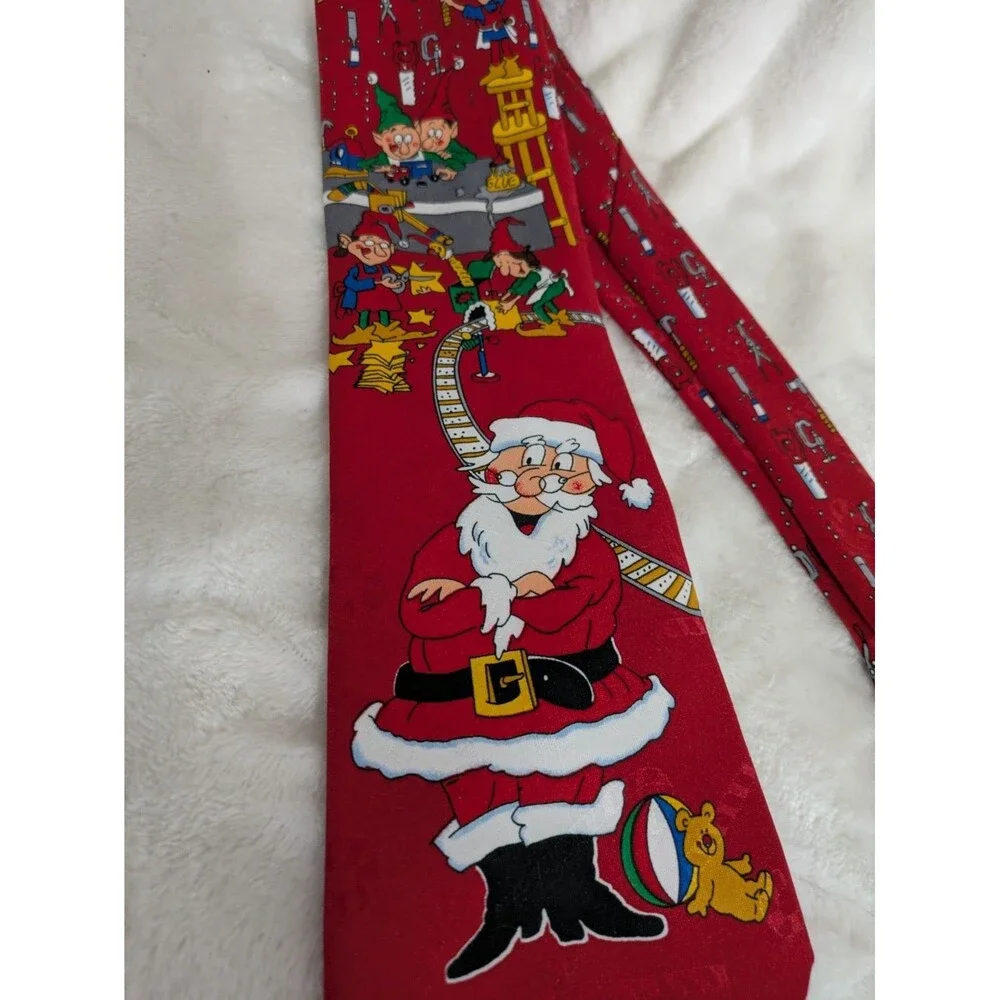 Yule Tie Greetings add festive